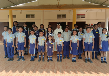 Class Monitor 24 - 25
